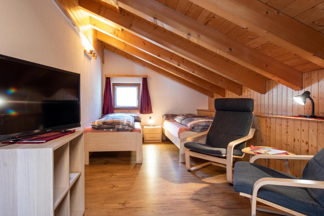 شقة Haus Avalanche Saas Fee الغرفة الصورة