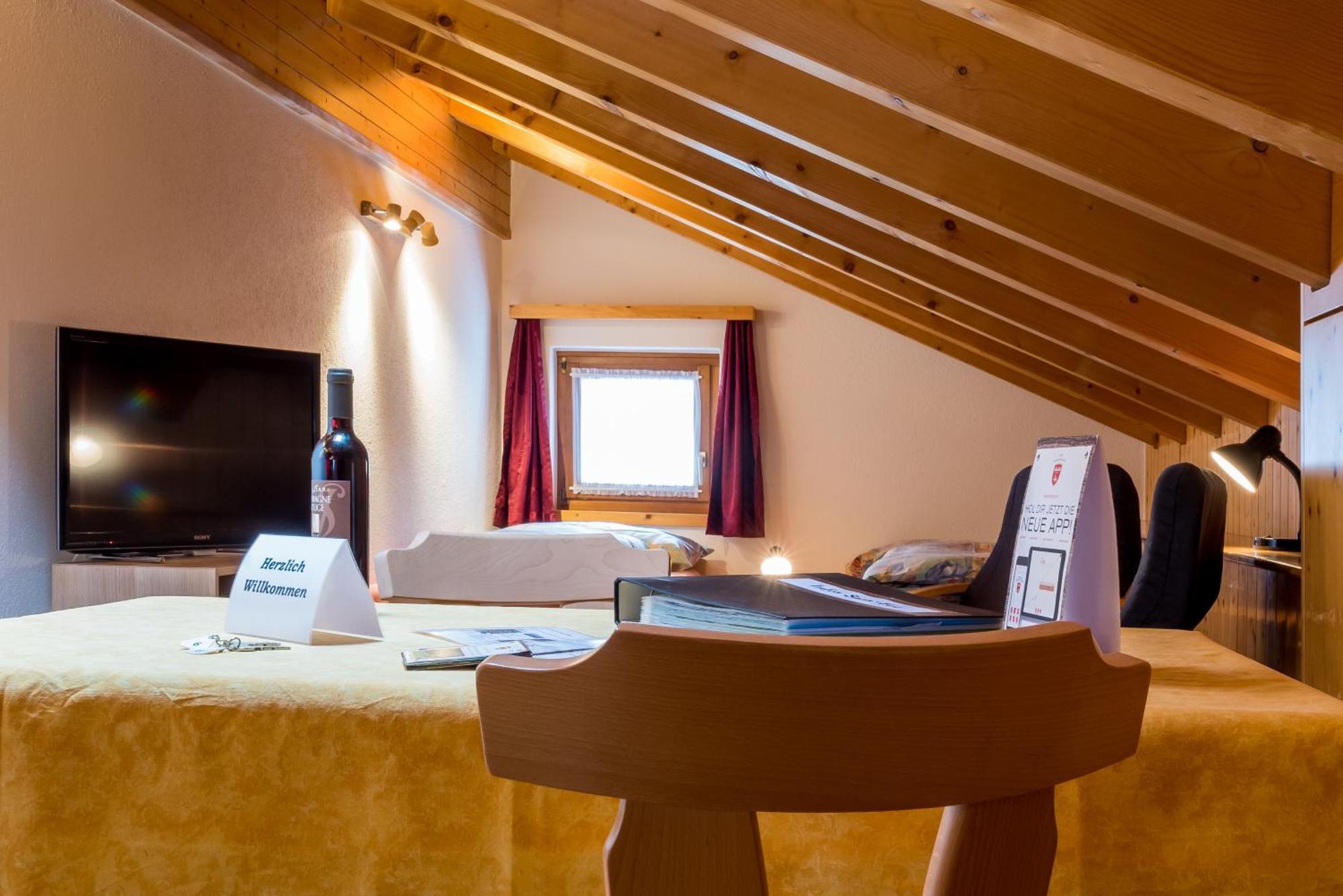 شقة Haus Avalanche Saas Fee الغرفة الصورة